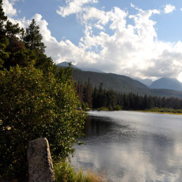 Sprague Lake: Easy Hike in the Rockies